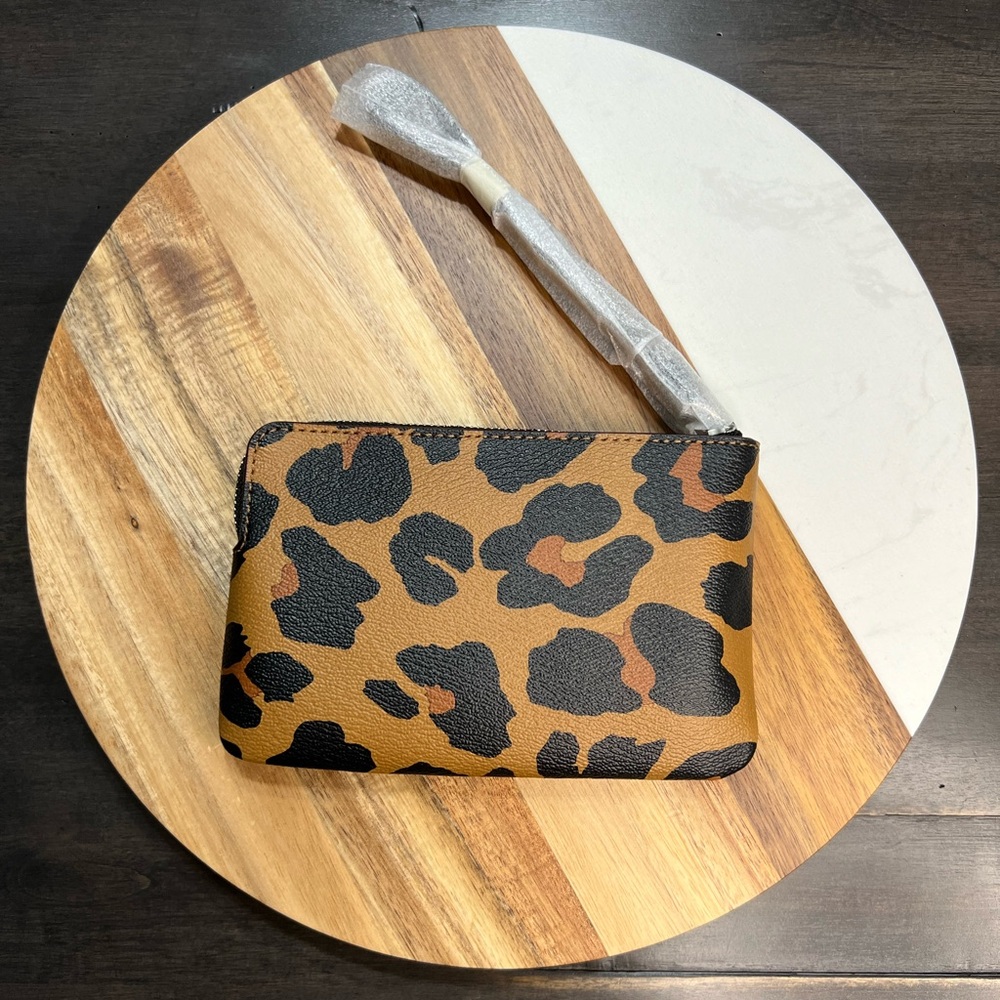 Coach Corner Zip Wristlet With Leopard Print - Picture 2 of 7